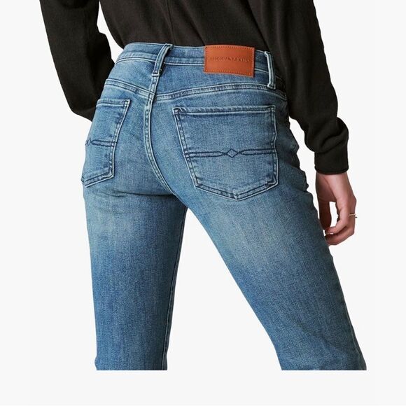 NWT Lucky Brand “Sweet Jean” Straight Curvy Mid Rise Med Wash Denim Jeans - Picture 7 of 16